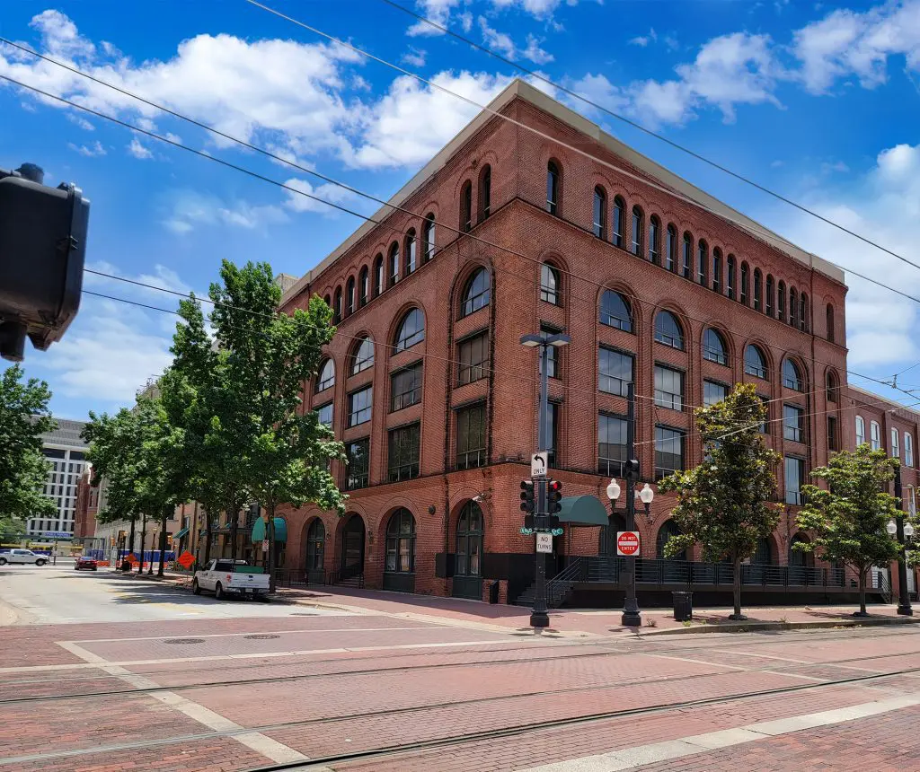 Boosting The Housing Stock Through Timely Office Conversions 2 Boosting The Housing Stock Through Timely Office Conversions - 501 West Elm Dallas